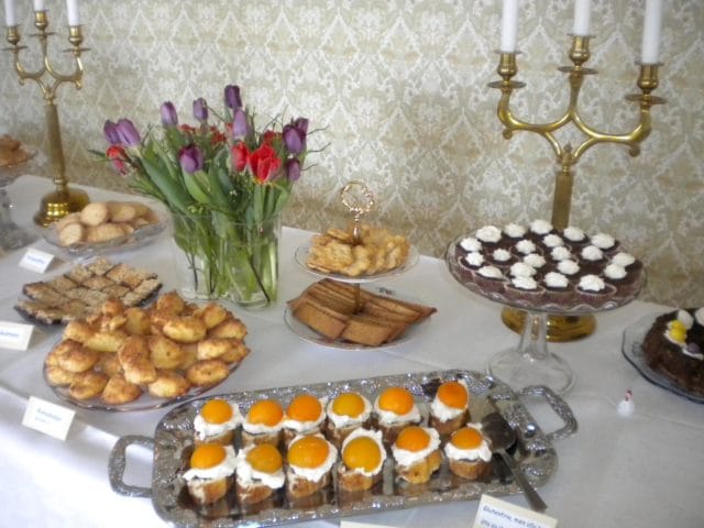 Påskcafé, sång och musik, utställning: söndag 20 mars 15-17